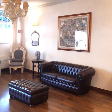 Albergo Moderno Лукка Экстерьер фото