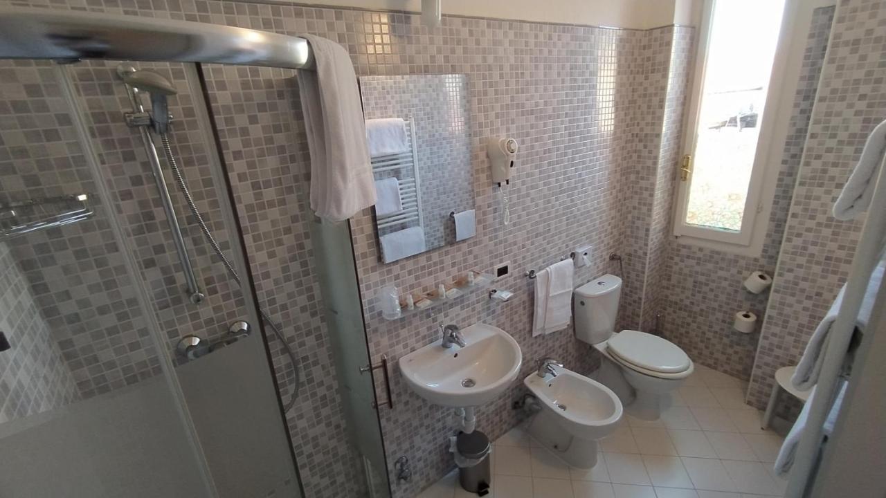 Albergo Moderno Лукка Экстерьер фото