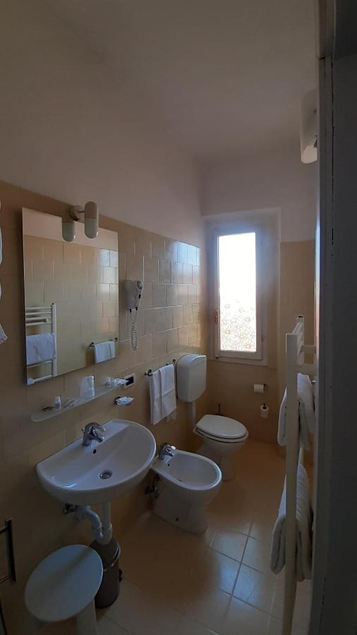 Albergo Moderno Лукка Экстерьер фото